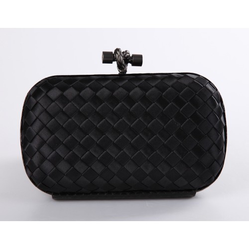 Bottega Veneta nero satijnen knoopclutch 113085 zwart