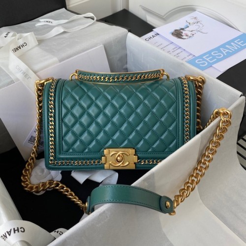 BOY CHANEL HANDTAS Goudkleurig metaal A67086 groen