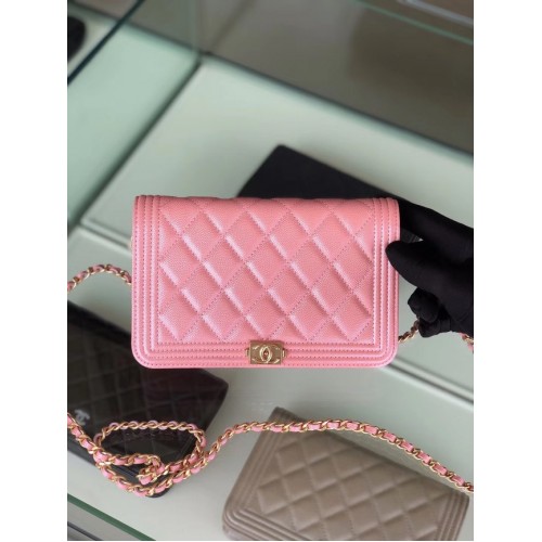 BOY CHANEL Original Wallet on Chain Goudkleurig metaal B80287 roze
