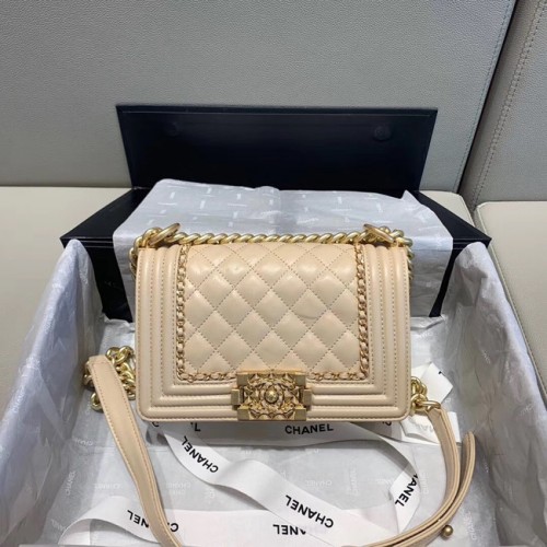 BOY CHANEL kleptas A67085 creme