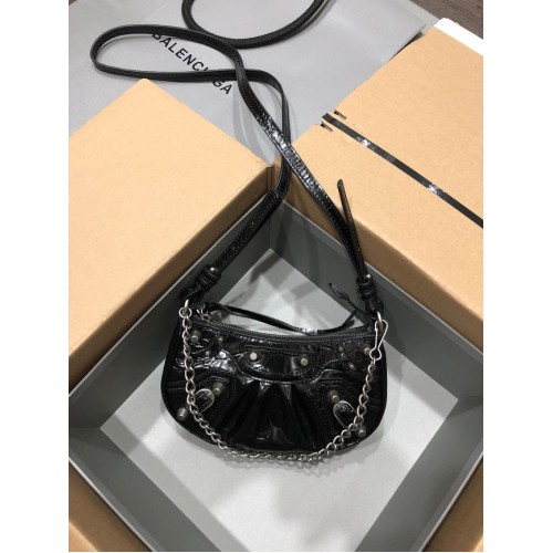 Balenciaga LE CAGOLE MINI PORTEMONNEE MET KETTING KROKODIL RELIEF 9016 zwart