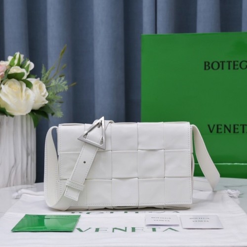 Bottega Veneta CASSETTE 018101 wit