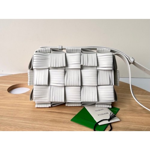 Bottega Veneta CASSETTE A018101 VROLIJK GEWASSEN