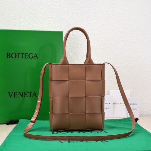 Bottega Veneta Mini Cassette draagtas 709341 bruin