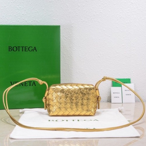 Bottega Veneta Mini geweven leren schoudertas 680254 goud