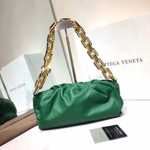 Bottega Veneta Nappa lamsleer zachte schoudertas 620230 groen