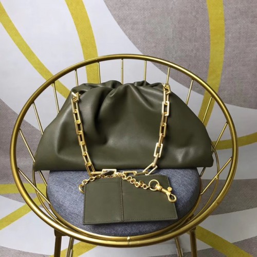 Bottega Veneta Nappa lamsleer zachte brede grote schoudertas 585853 Zwartachtig groen