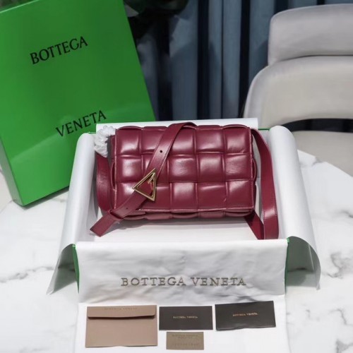 Bottega Veneta GEVOERDE CASSETTETAS 591970 Bourgondië