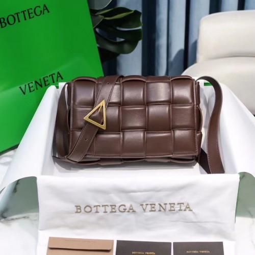Bottega Veneta GEVOERDE CASSETTETAS 591970 FONDANT