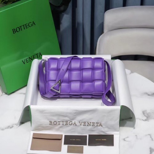 Bottega Veneta GEVOERDE CASSETTETAS 591970 Paars