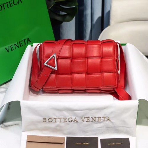 Bottega Veneta GEVOERDE CASSETTETAS 591970 ROOD
