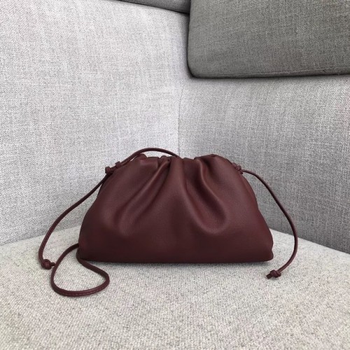 Bottega Veneta Handtas van schapenvacht Schoudertas 1189 Crimson