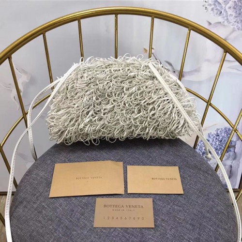 Bottega Veneta schoudertas 576227 gebroken wit
