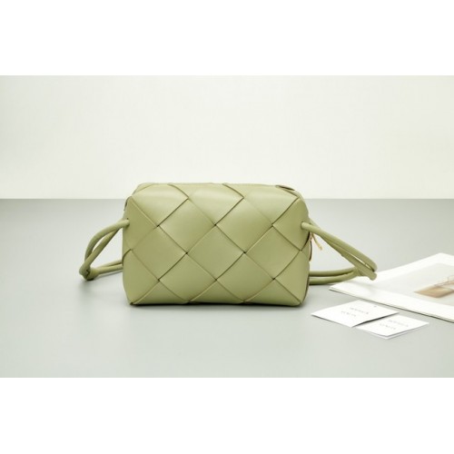 Bottega Veneta Kleine Cassette Cameratas 709417 groen