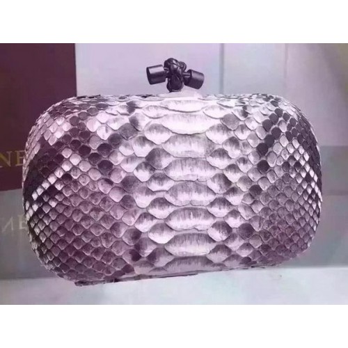 Bottega Veneta Snake Leather Knoop Clutch BV8653 Grijs