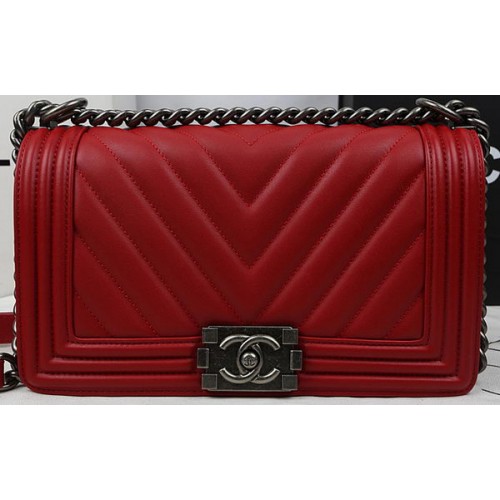 Boy Chanel Flap Bag Kalfsleer Chevron Quilting A67025 Rood