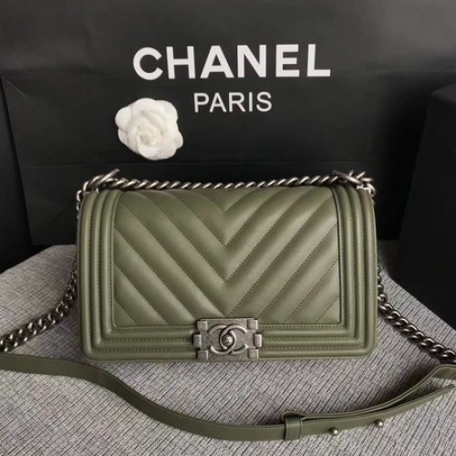 Boy Chanel Flap Bag Origineel Chevron Leer A67086V Groen