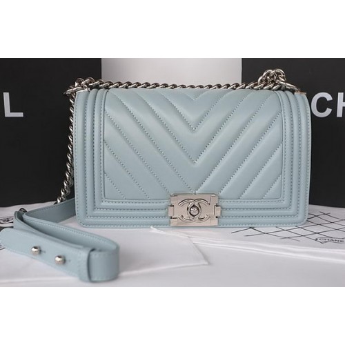 Boy Chanel Flap Bag Originele Chevron Schapenvacht A67025 Lichtblauw