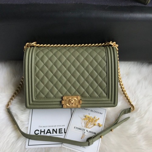 Boy Chanel Flap Bags Original Caviar Leer A67088 Donkergroen