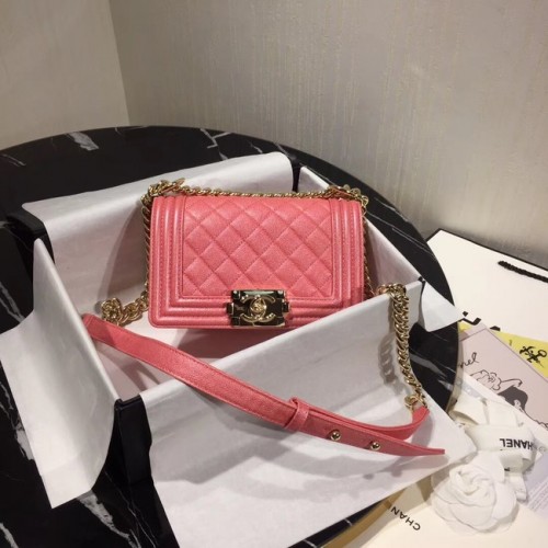 Boy Chanel Flap schoudertas origineel leer roze A67085 goud