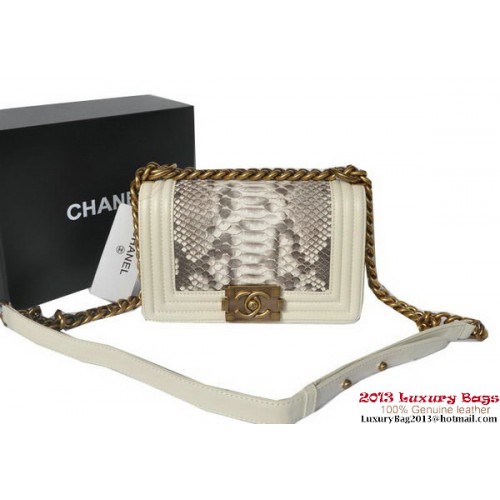 Boy Chanel Flap Schoudertas Python Leer A66094 Gebroken Wit