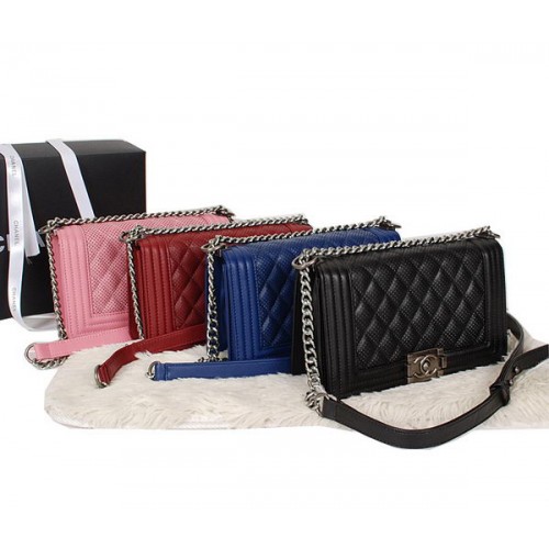 Boy Chanel Flap schoudertas in kalfsleer A66333