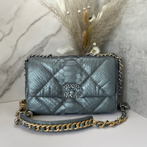 CHANEL 19 Flap Bag Originele slangenhuid flap bag AS1160 zilver