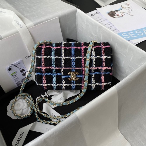 CHANEL 19 Flap Bag Wool Tweed goudkleurig metaal AS1160 ZWART