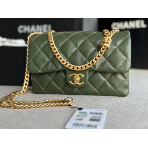 CHANEL FLAP BAG Goudkleurig lamsleer AS3393 groen