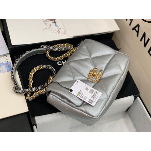 CHANEL Original Lambskin 19 Flap Bag AS1160 AS1161 Zilver