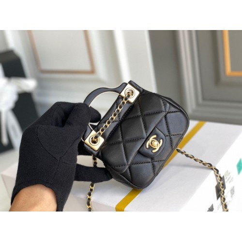 CHANEL Top Handle Micro Mini Wallet On Chain AP2206 Zwart