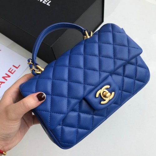 CHANEL mini flap bag met handvat bovenaan AS2431 blauw