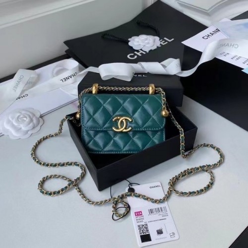 CHANEL mini portemonnee aan ketting AP2290 groen