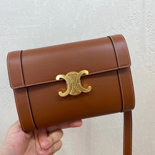 Celine TEEN TRIOMPHE TAS IN GLANZEND KALFSLEER 195263 bruin