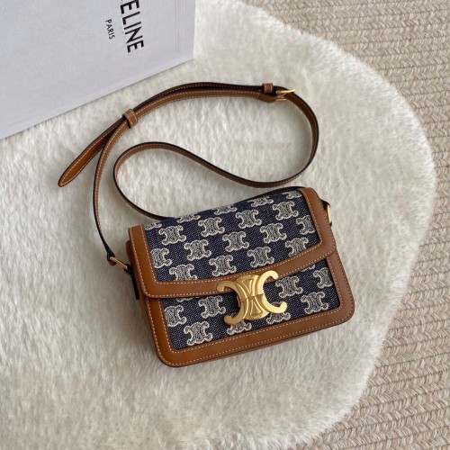 Celine TRIOMPHE SCHOUDERTAS VAN TRIOMPHE CANVAS EN KALFSLEER 194145