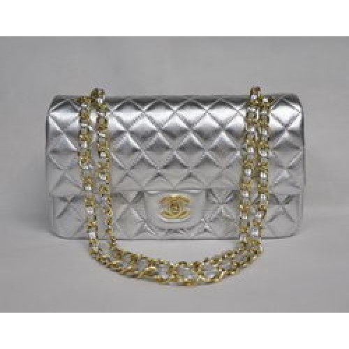 Chanel Classic Flap Bag 1112 Lichtzilver Leer Gouden Hardware