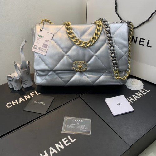 Chanel 19 kleptas AS1161 zilver