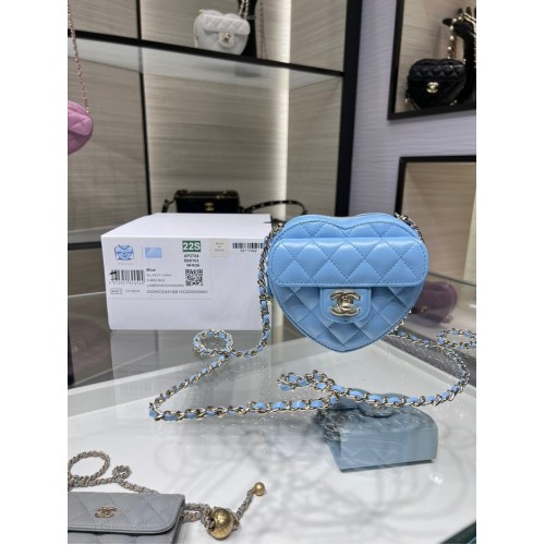 Chanel 2022S Love Heart mini Lambskin Crossbody Chain Bag AO2784 blauw