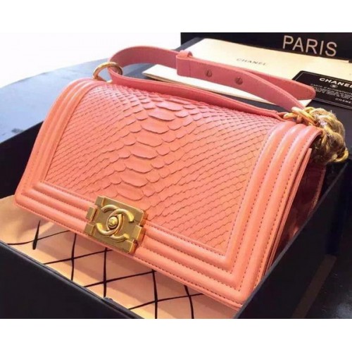 Chanel Boy Flap schoudertas roze python leer A66095 goud