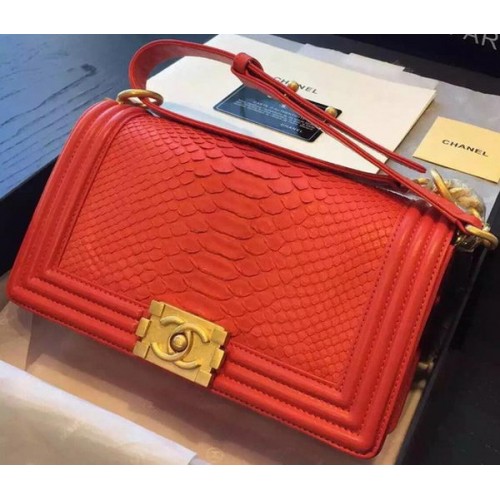 Chanel Boy Flap Schoudertas Rood Python Leer A66095 Goud