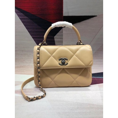 Chanel CC originele lamsleren kleptas A92236 abrikoos en zilverkleurig metaal
