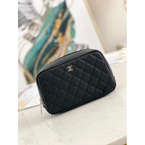 Chanel Caviar Quilted Curvy Pouch Cosmetic Case 220597 Zwart
