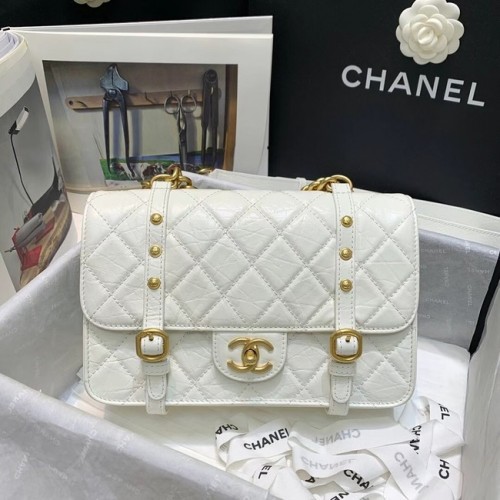 Chanel FLAP BAG Verouderd kalfsleer goudkleurig metaal AS2696 wit