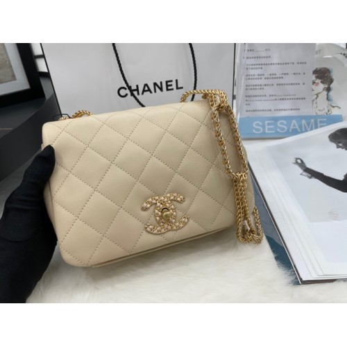 Chanel Flap schoudertas van lamsleer AS2975 creme