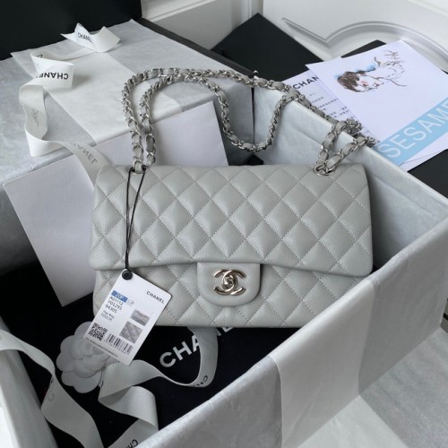 Chanel Flap schoudertas generfd kalfsleer A01112 zilverkleurig metaal lichtgrijs