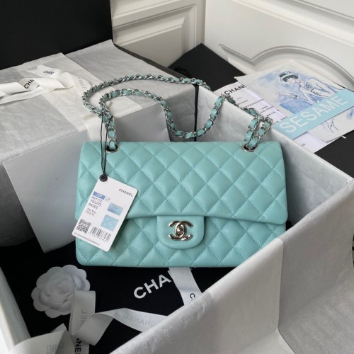 Chanel Flap schoudertas generfd kalfsleer A01112 zilverkleurig metaal hemelsblauw