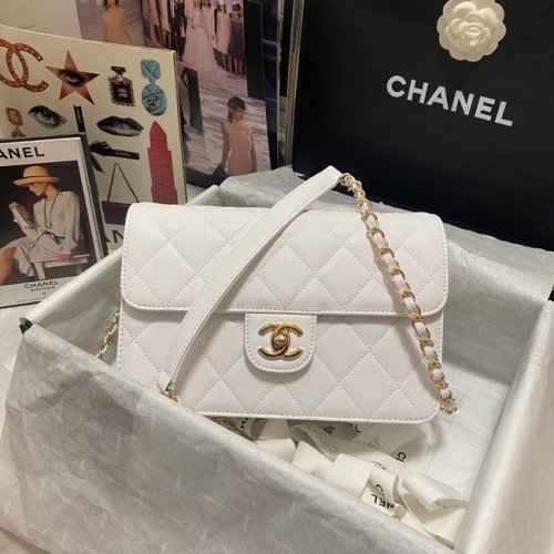 Chanel Flap schoudertas generfd kalfsleer AS3003 wit