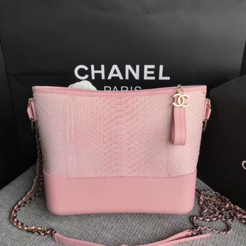 Chanel Gabrielle Schoudertas Origineel Python Leer A93842 Roze