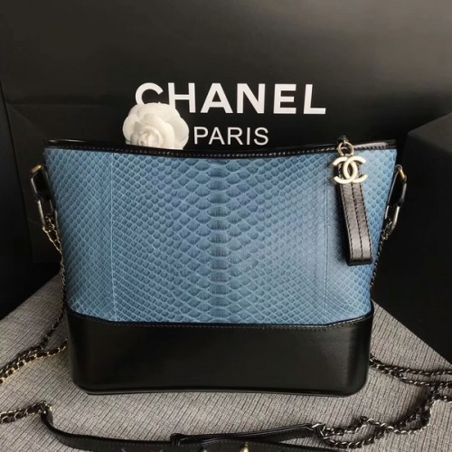 Chanel Gabrielle Schoudertas Origineel Python Leer A93842 Hemelsblauw