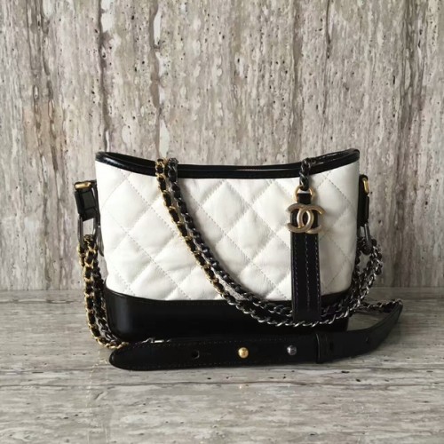 Chanel Gabrielly kalfsleren schoudertas 93823 zwart-wit